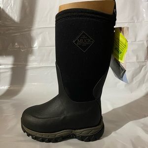 Kids Rugged Muck Boots. Child’s size 9. Black.